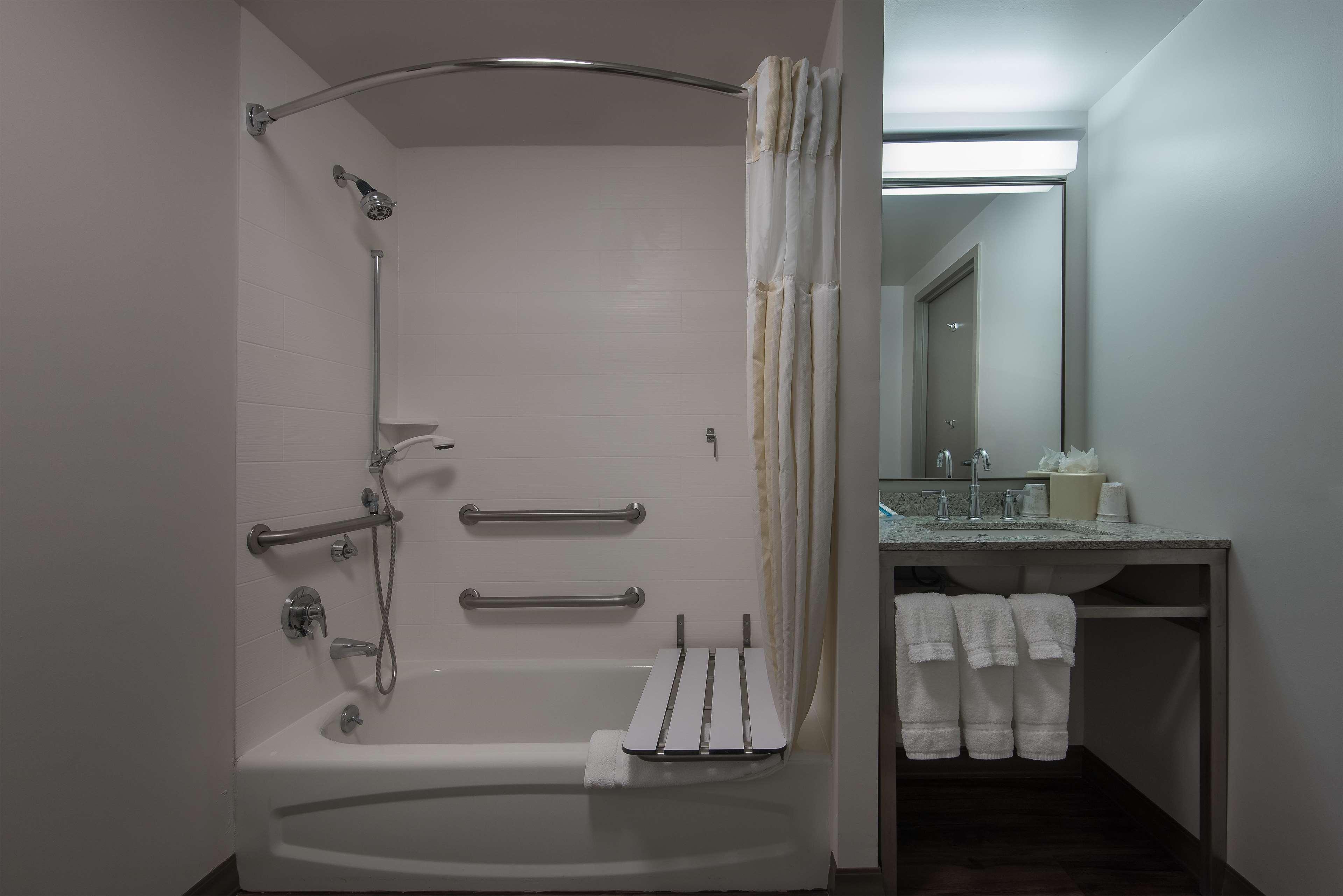 Hilton Garden Inn Овингс-Миллс Экстерьер фото