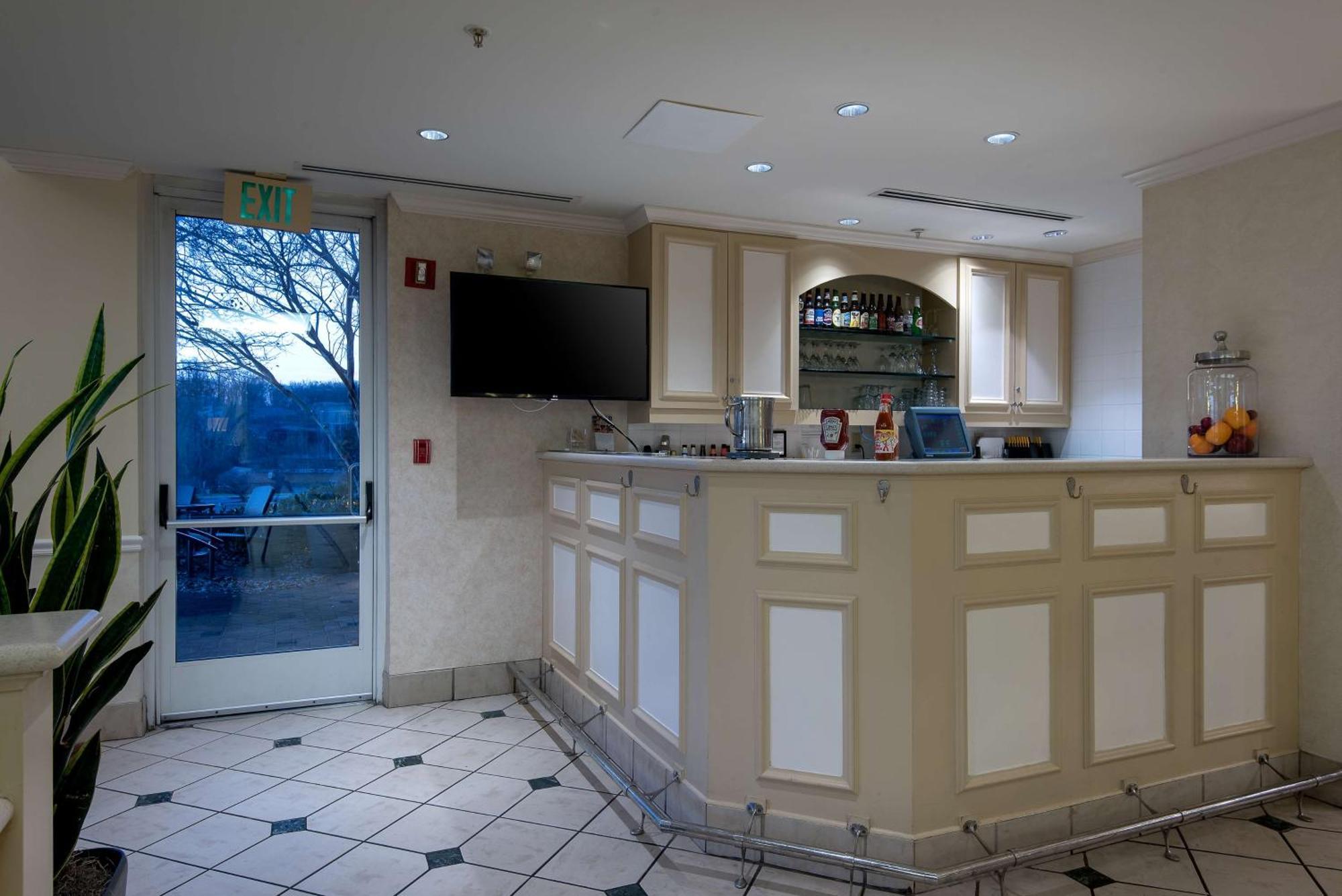 Hilton Garden Inn Овингс-Миллс Экстерьер фото