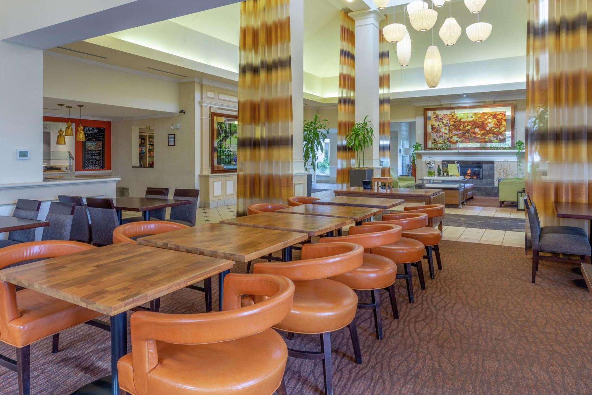 Hilton Garden Inn Овингс-Миллс Экстерьер фото