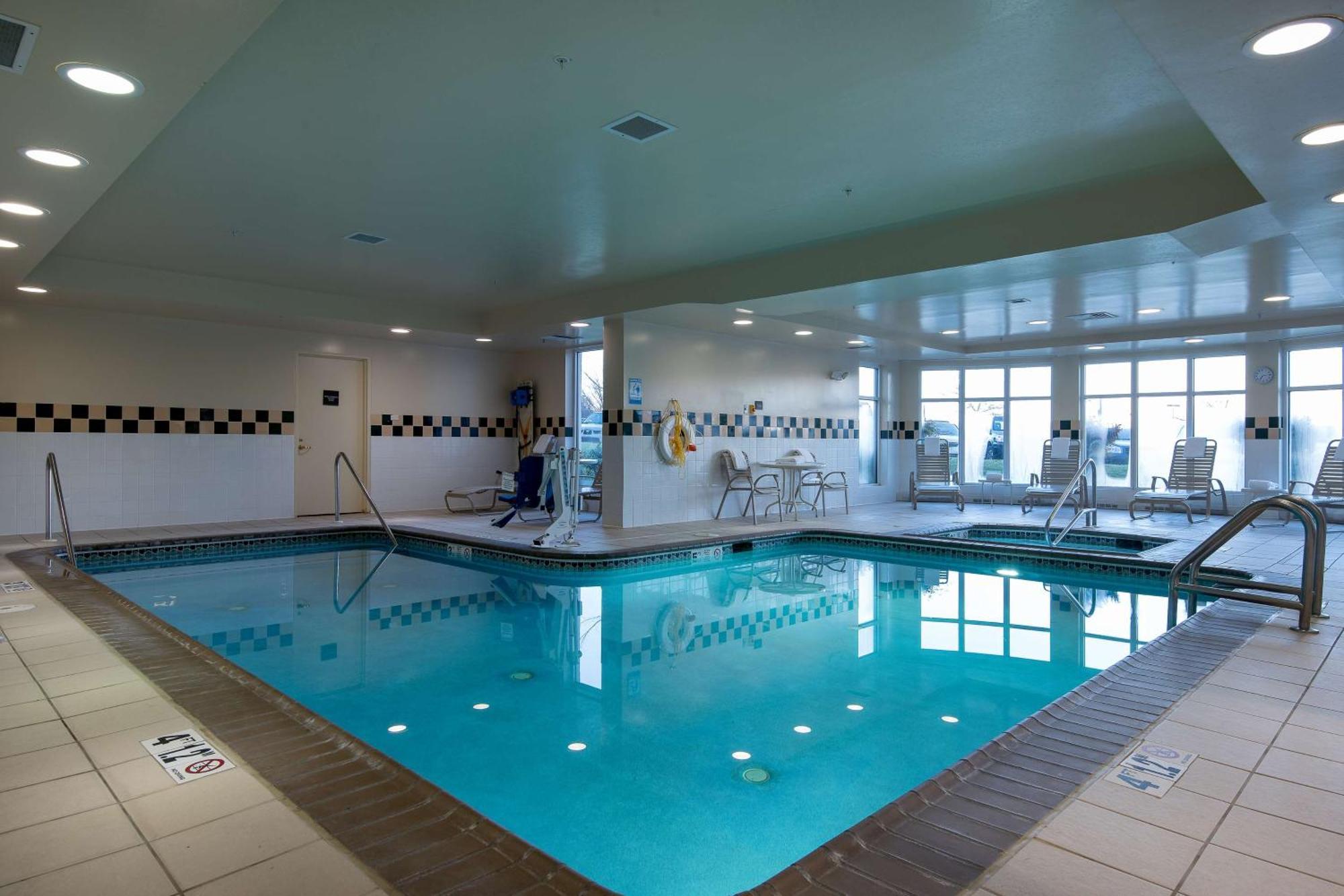 Hilton Garden Inn Овингс-Миллс Экстерьер фото
