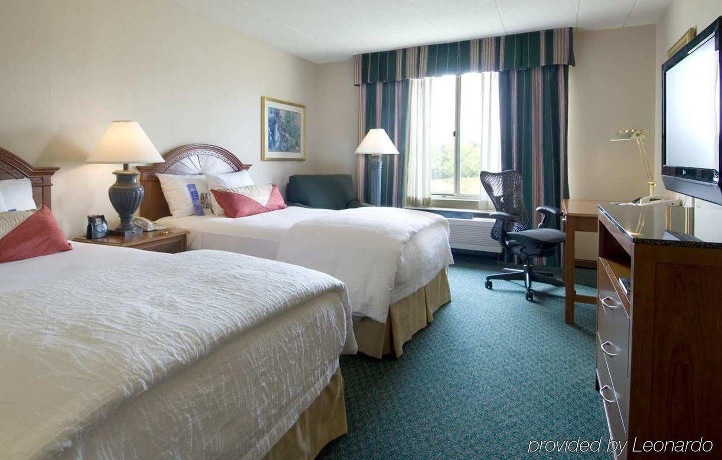 Hilton Garden Inn Овингс-Миллс Экстерьер фото