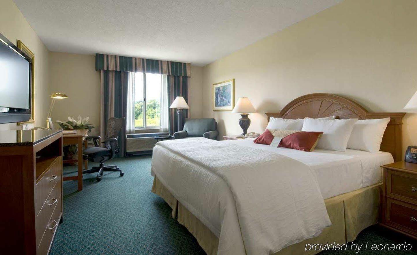 Hilton Garden Inn Овингс-Миллс Экстерьер фото